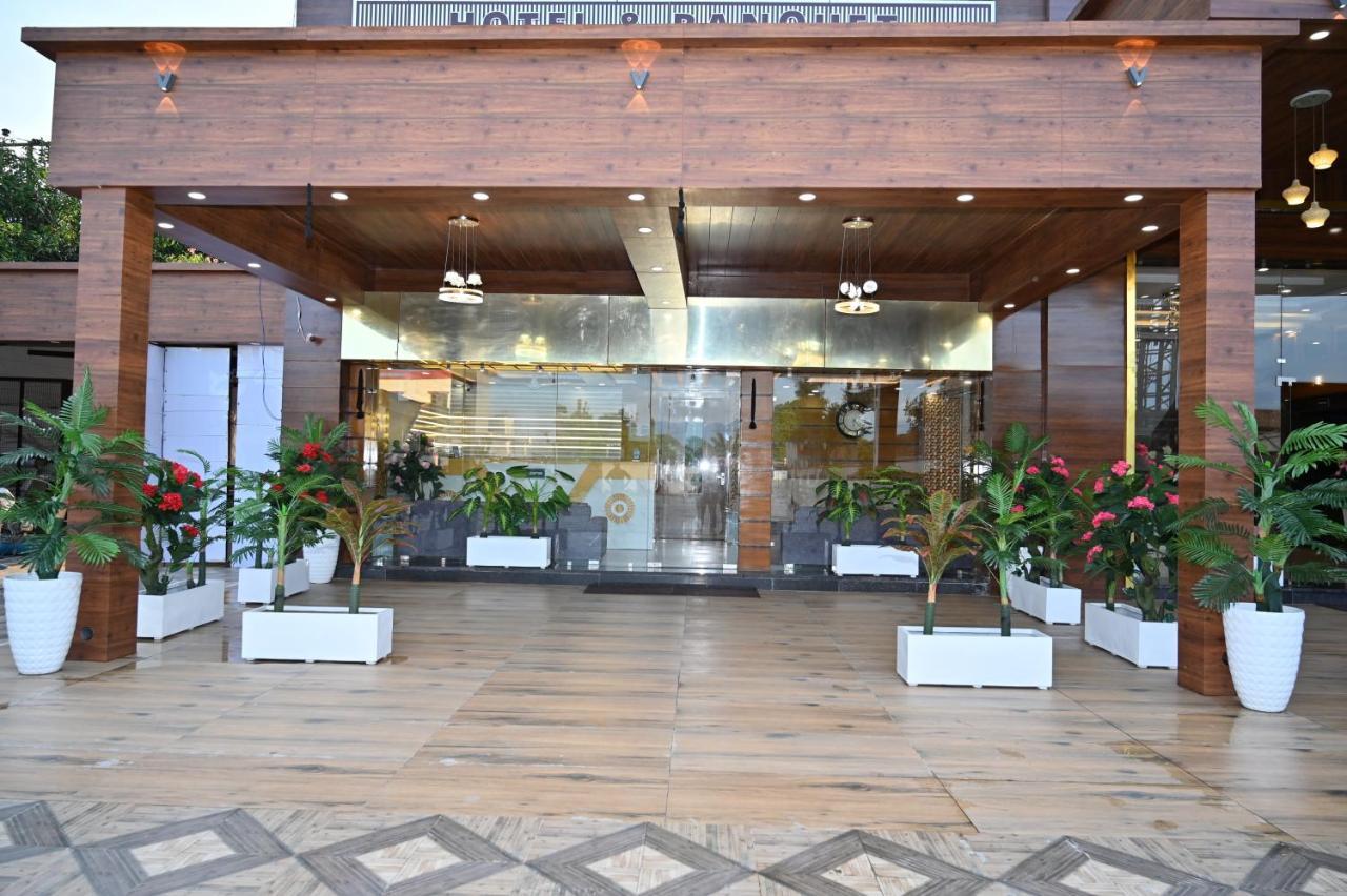 Hotel Vasdaa Grand Dehradun Ngoại thất bức ảnh