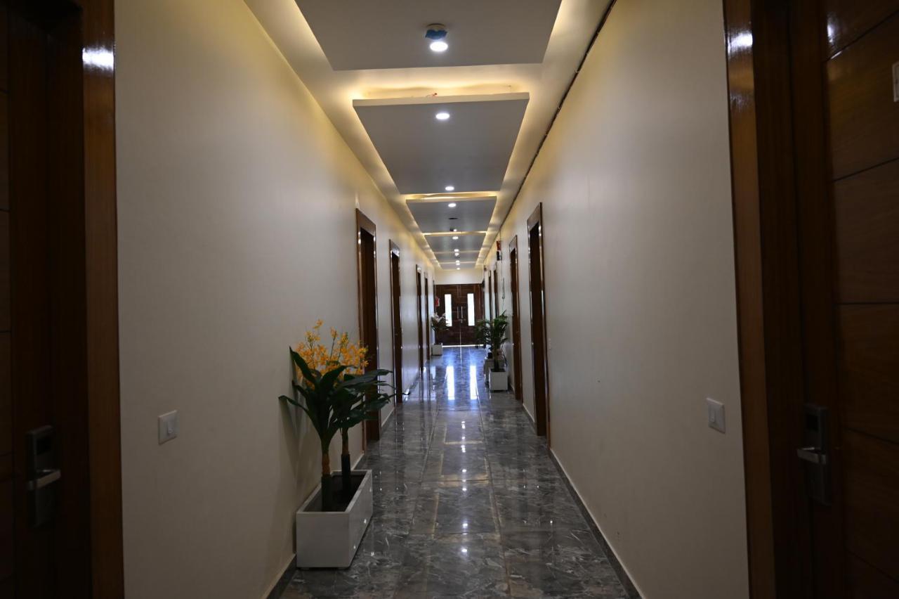 Hotel Vasdaa Grand Dehradun Ngoại thất bức ảnh