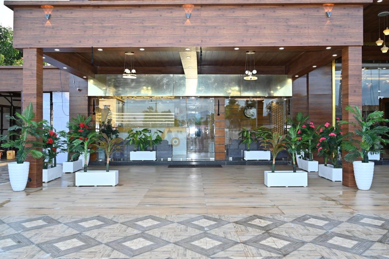 Hotel Vasdaa Grand Dehradun Ngoại thất bức ảnh