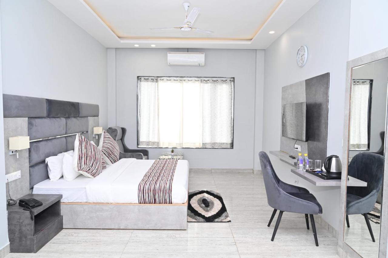 Hotel Vasdaa Grand Dehradun Ngoại thất bức ảnh