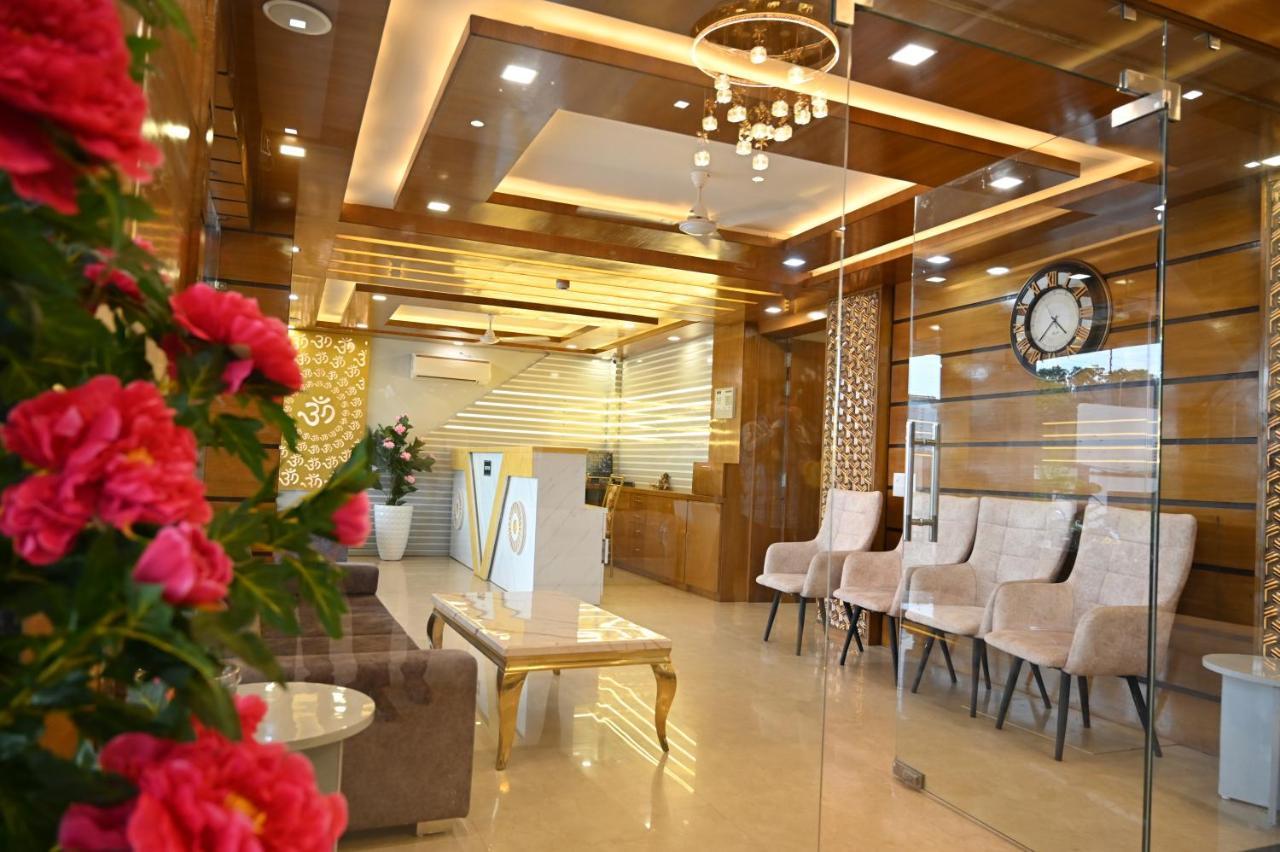 Hotel Vasdaa Grand Dehradun Ngoại thất bức ảnh