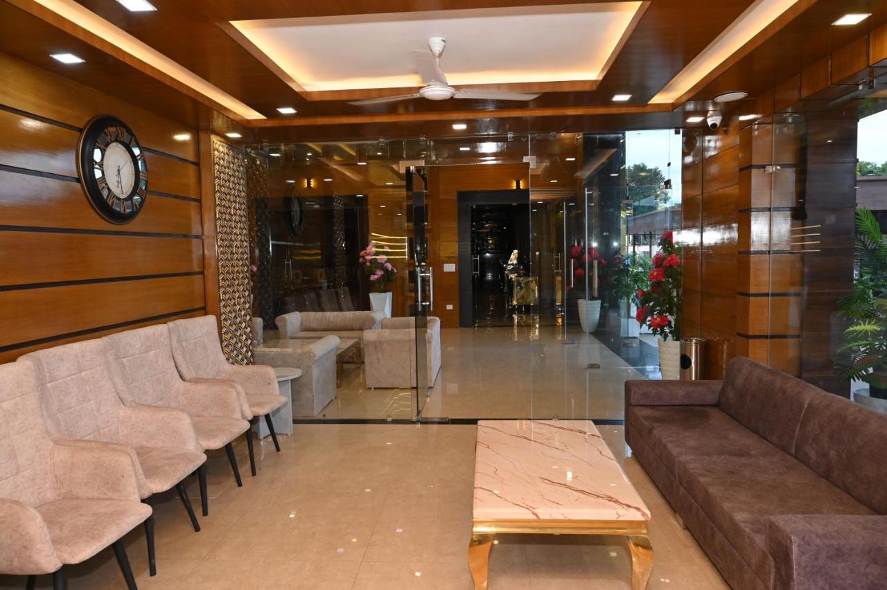 Hotel Vasdaa Grand Dehradun Ngoại thất bức ảnh