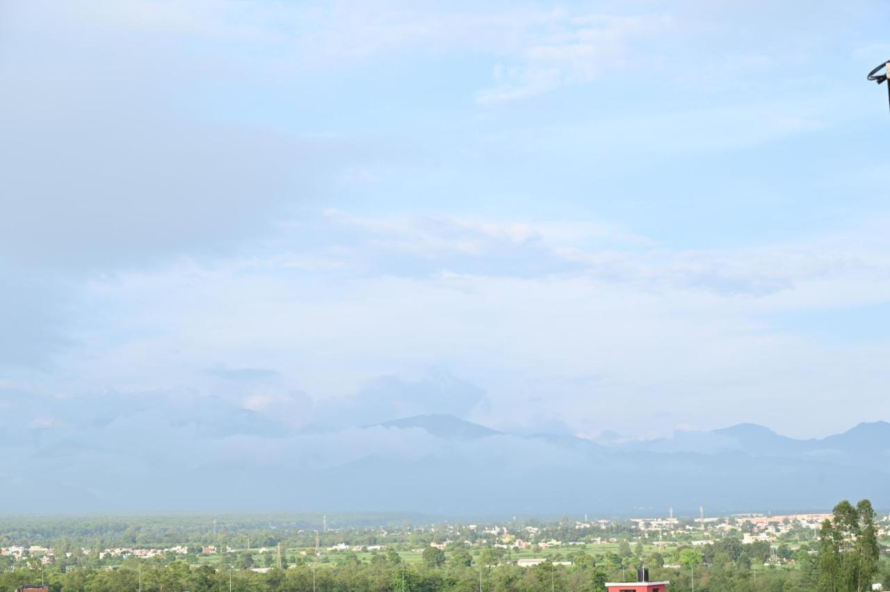 Hotel Vasdaa Grand Dehradun Ngoại thất bức ảnh
