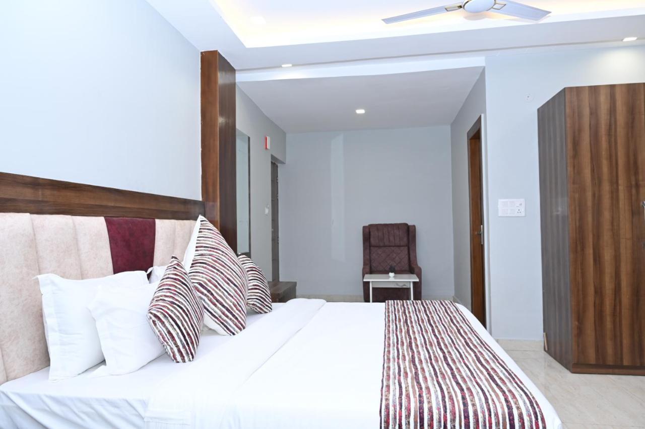 Hotel Vasdaa Grand Dehradun Ngoại thất bức ảnh