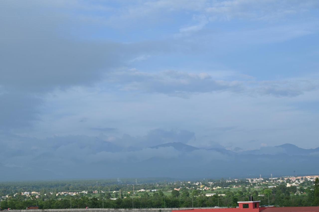 Hotel Vasdaa Grand Dehradun Ngoại thất bức ảnh