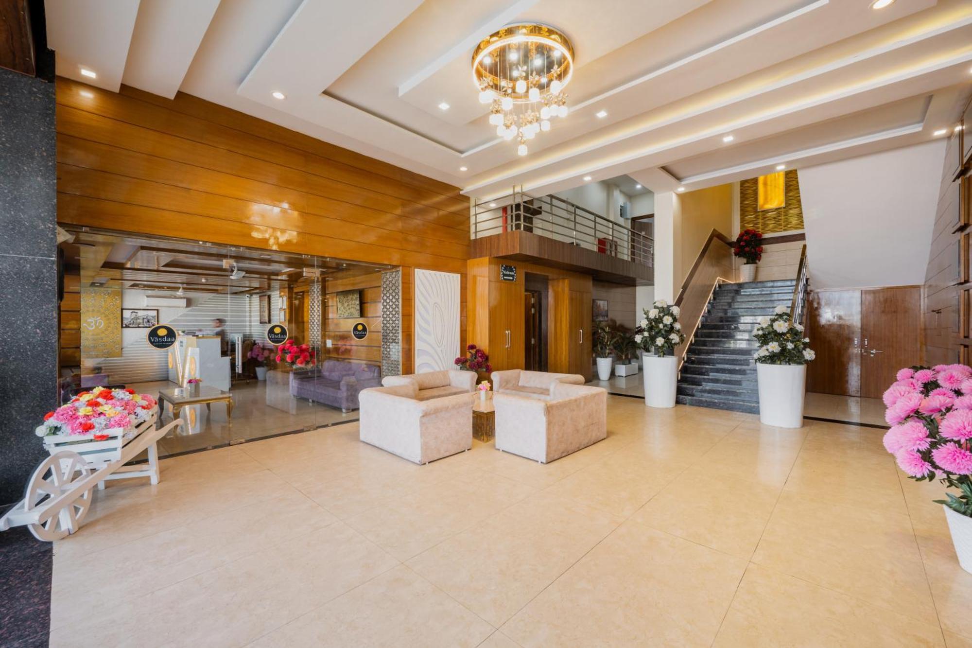 Hotel Vasdaa Grand Dehradun Ngoại thất bức ảnh