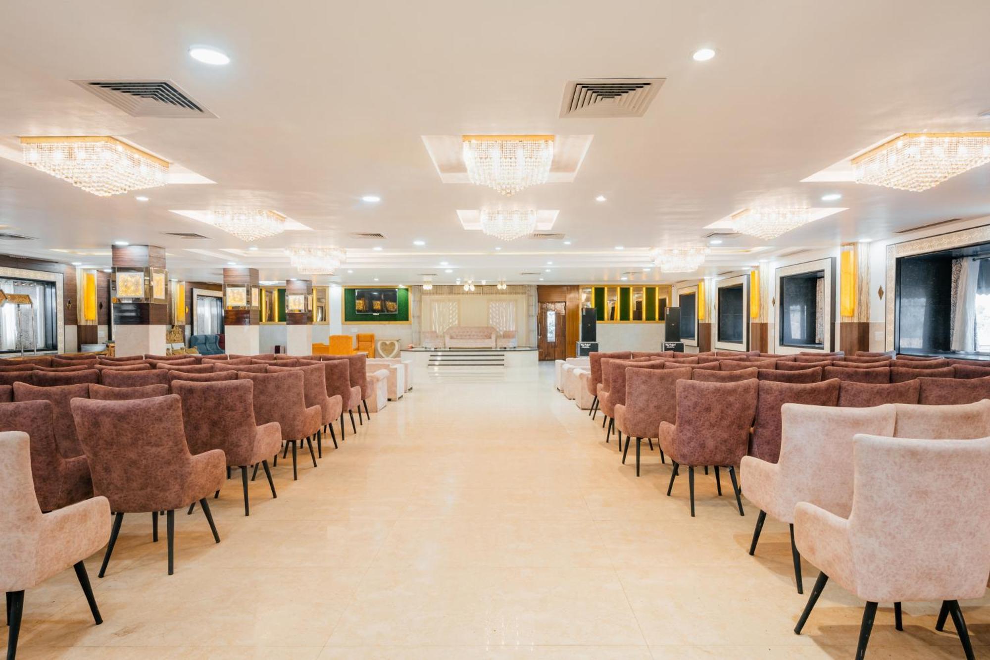 Hotel Vasdaa Grand Dehradun Ngoại thất bức ảnh