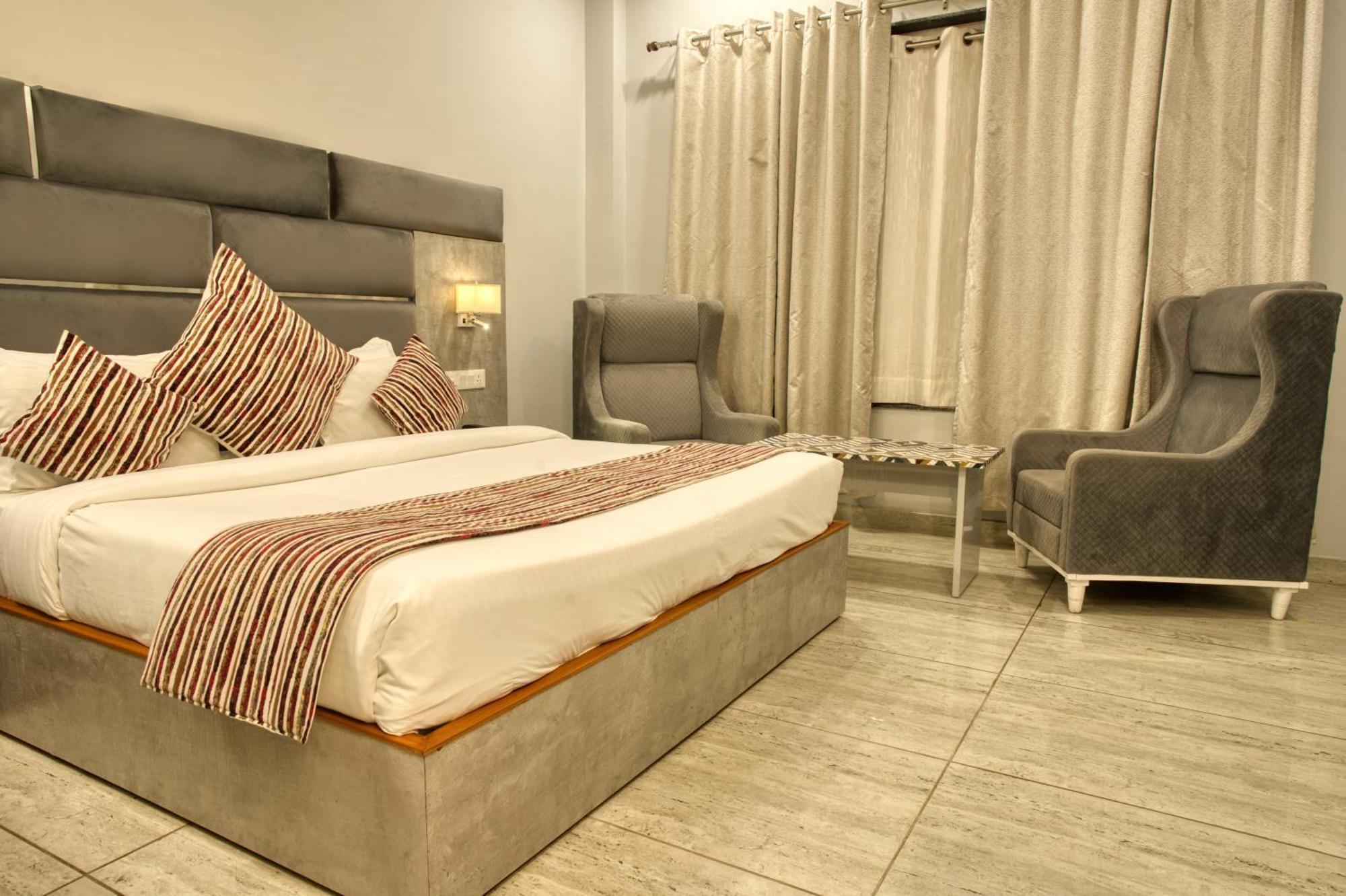 Hotel Vasdaa Grand Dehradun Ngoại thất bức ảnh