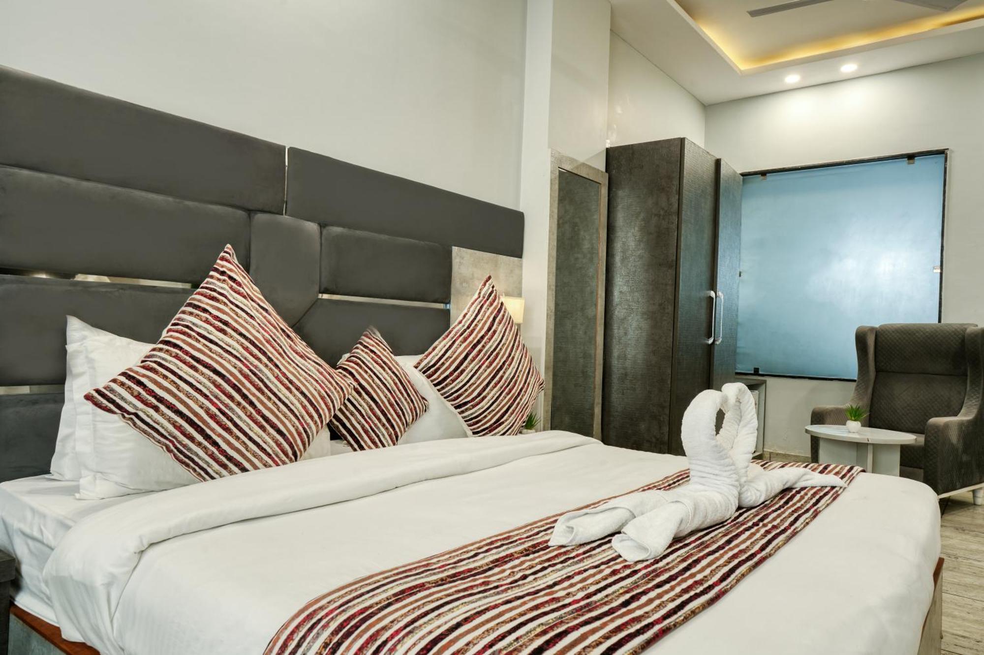 Hotel Vasdaa Grand Dehradun Ngoại thất bức ảnh