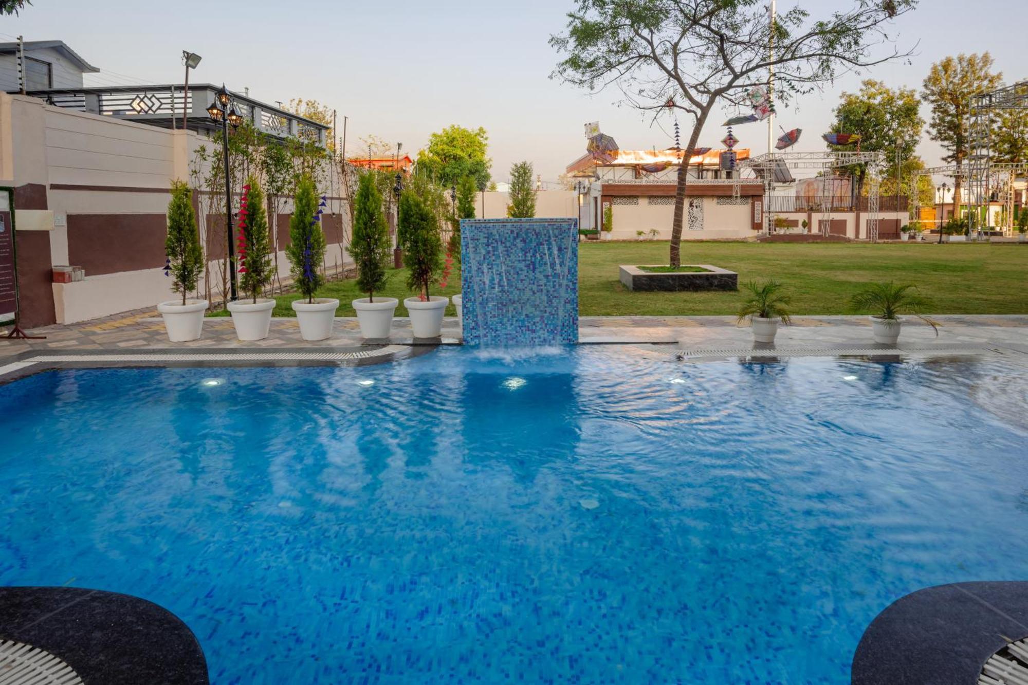 Hotel Vasdaa Grand Dehradun Ngoại thất bức ảnh