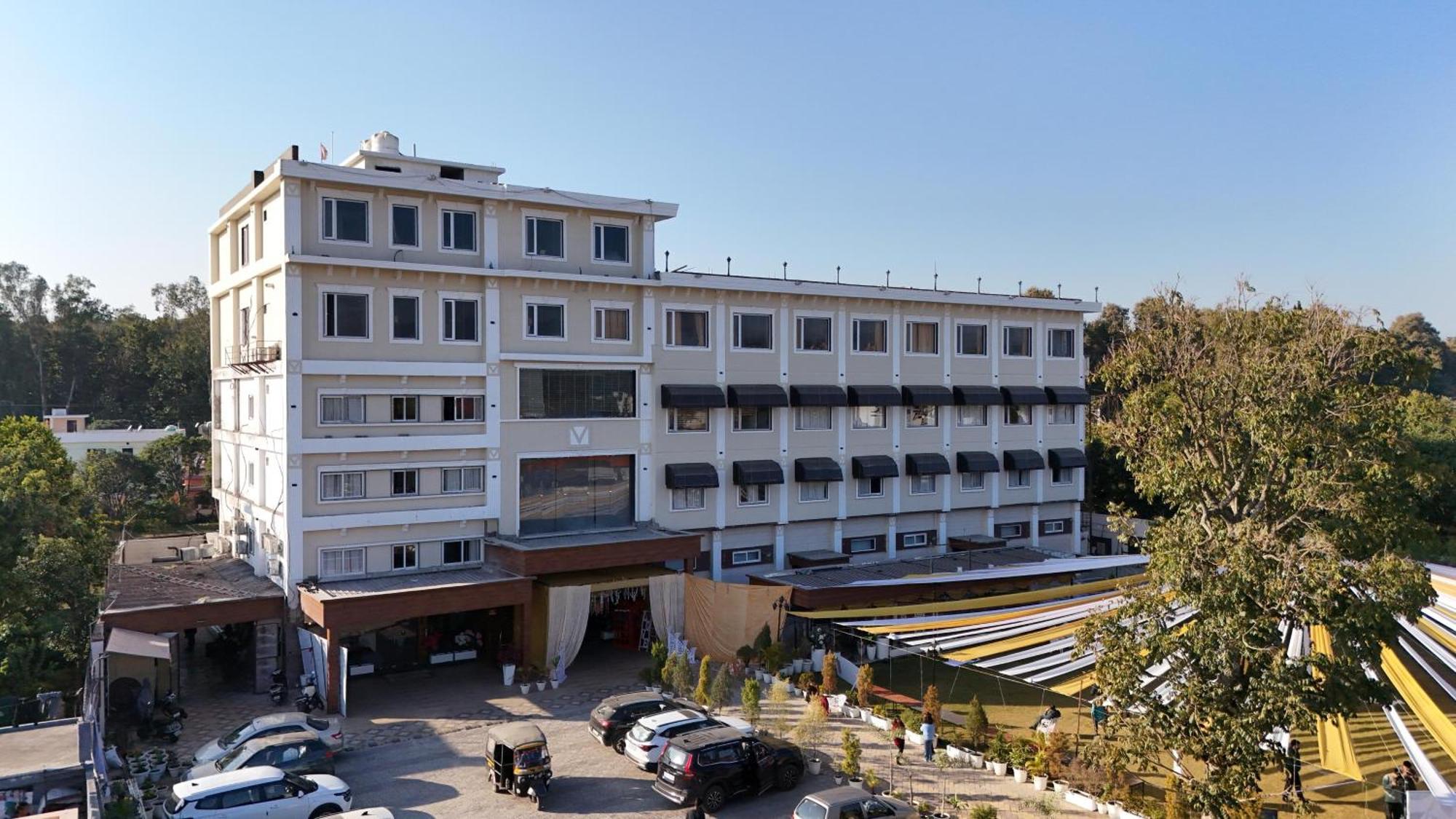 Hotel Vasdaa Grand Dehradun Ngoại thất bức ảnh